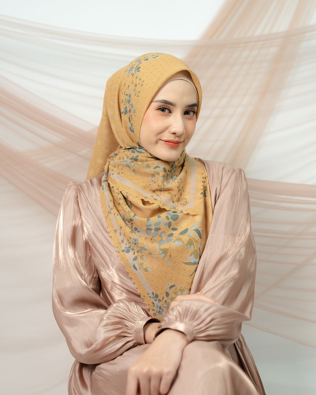 Jardin De Fleur Scarf