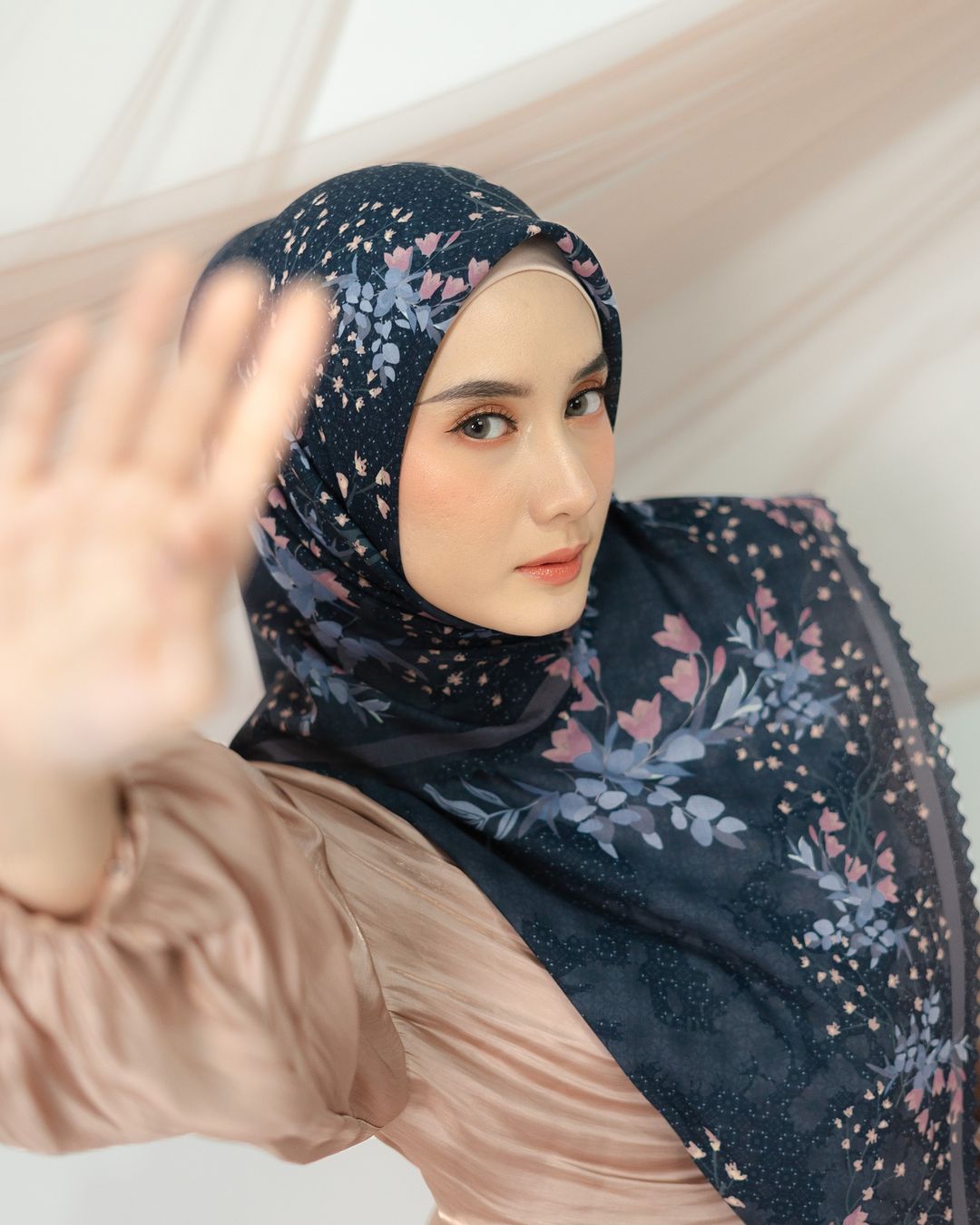 Jardin De Fleur Scarf