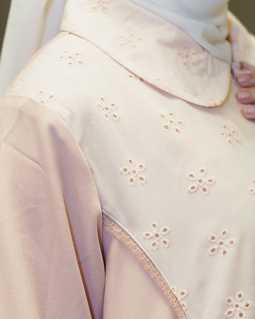 Sera Embroidery Dress - Pastel Rose