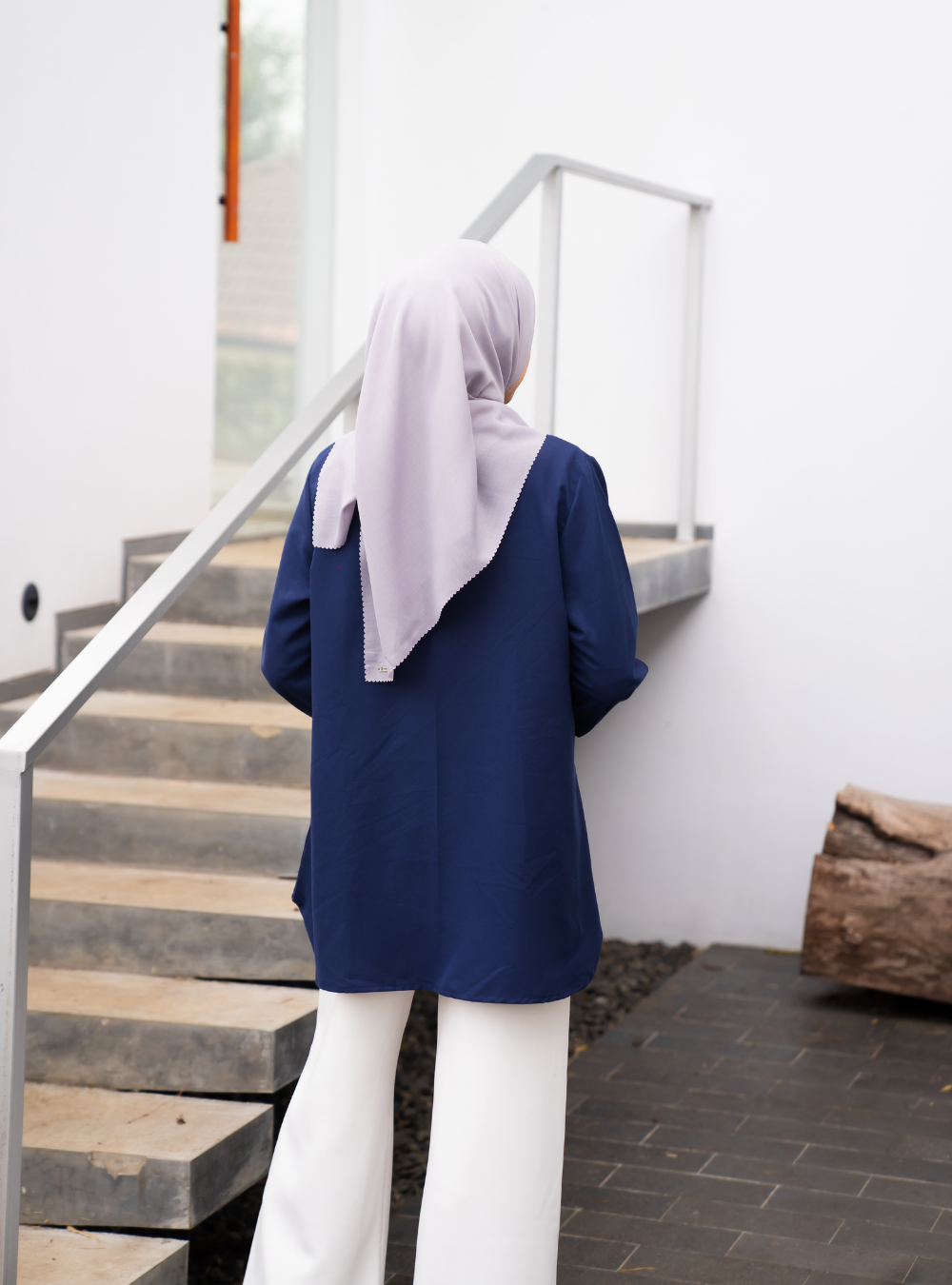 DELLA TOP - Navy Peony