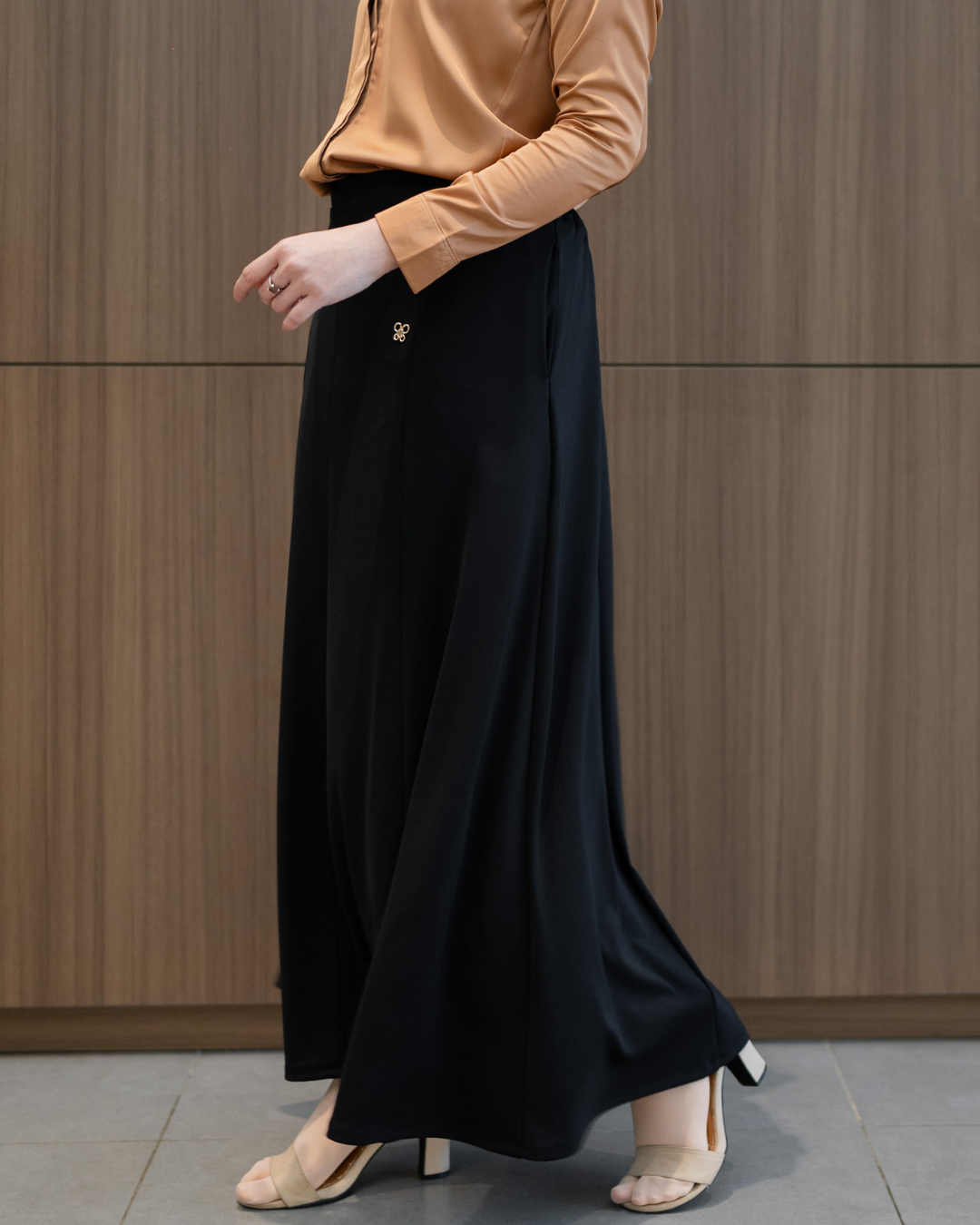 Ease Skirt - Black