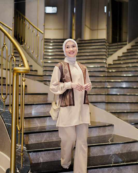 Noor Outer Lace Blouse - Ivory Wood