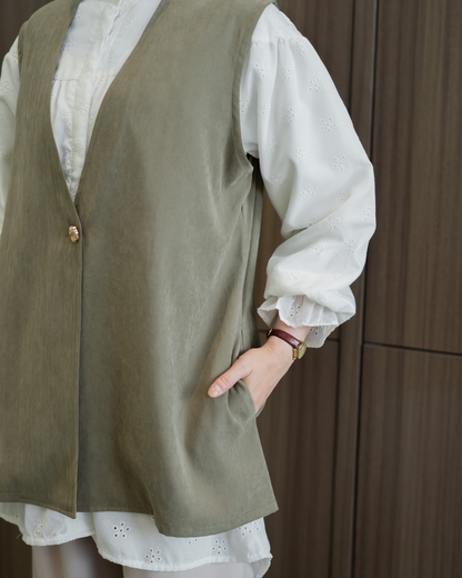 Lunara Classic Vest
